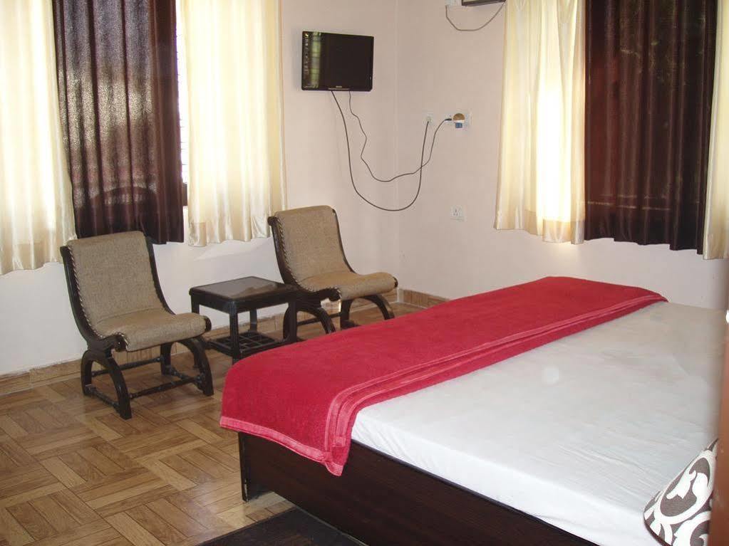 Amraai Homestay Risikés Kültér fotó